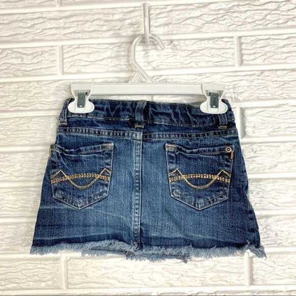 5/$25 Mossimo Girls Distressed Cut Off Jean Skirt Size Small - Picture 4 of 4